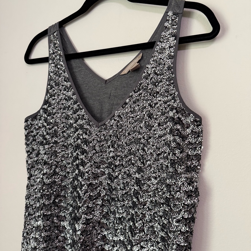 Banana Republic Silver Grey Sequin V-Neck Sleeveless Jersey Tank Top, size S - Picture 3 of 14